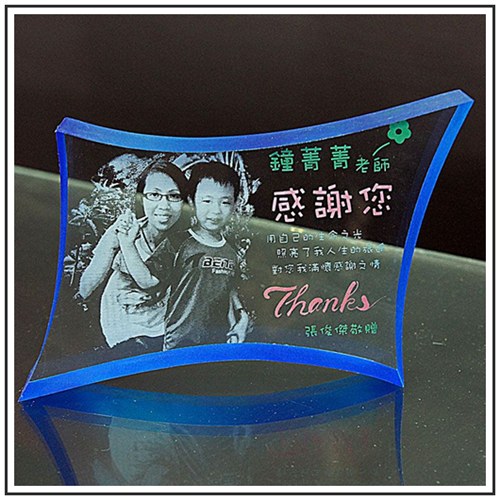 文鎮造型 彩邊壓克力影像雕刻1